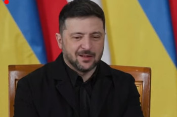 Zelenskij obnovil útoky na ruské rafinerie. Spor s USA sílí
