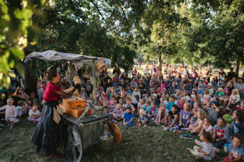 Léto v centru Brna: Festival UPROSTŘED předá štafetu