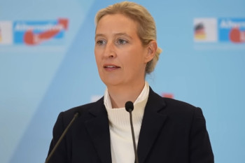 AfD míří k volebnímu průlomu. Weidelová účtuje s Merzem