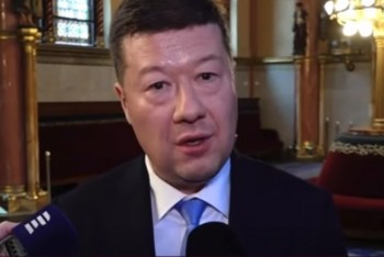 V4 jako páka proti Bruselu. Okamura sází na region