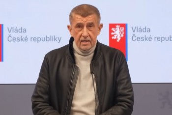 Vláda tlačí na odpovědnost zbrojařů. Babiš to řekl jasně
