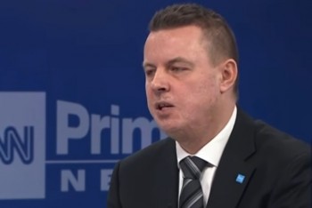 Válka po čtyřech letech. Rajchl ve studiu rozbil pohodlí