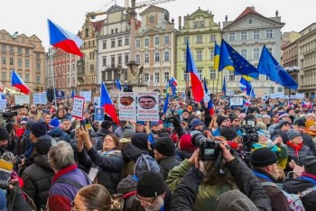 „Za bolševika proti volbám“. Demonstrace za Pavla vyvolala posměch