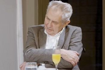 Zeman bez milosti o parlamentu plném řečí a prázdných projevů