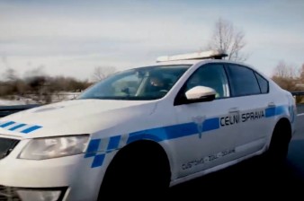 Celníci zadrželi cisterny s podloudně převáženou naftou